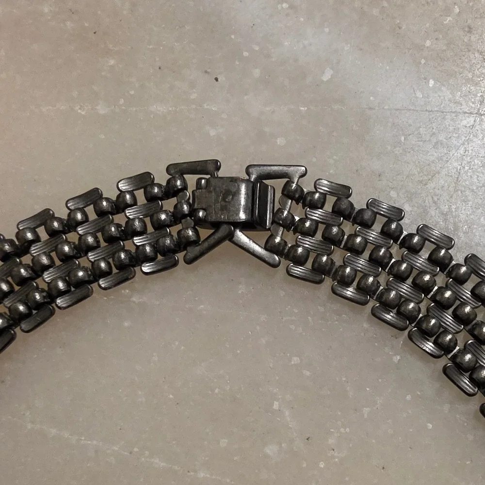 Vintage Art Deco Style Statement Necklace Hammered Metal Crystal Choker - Picture 11 of 12